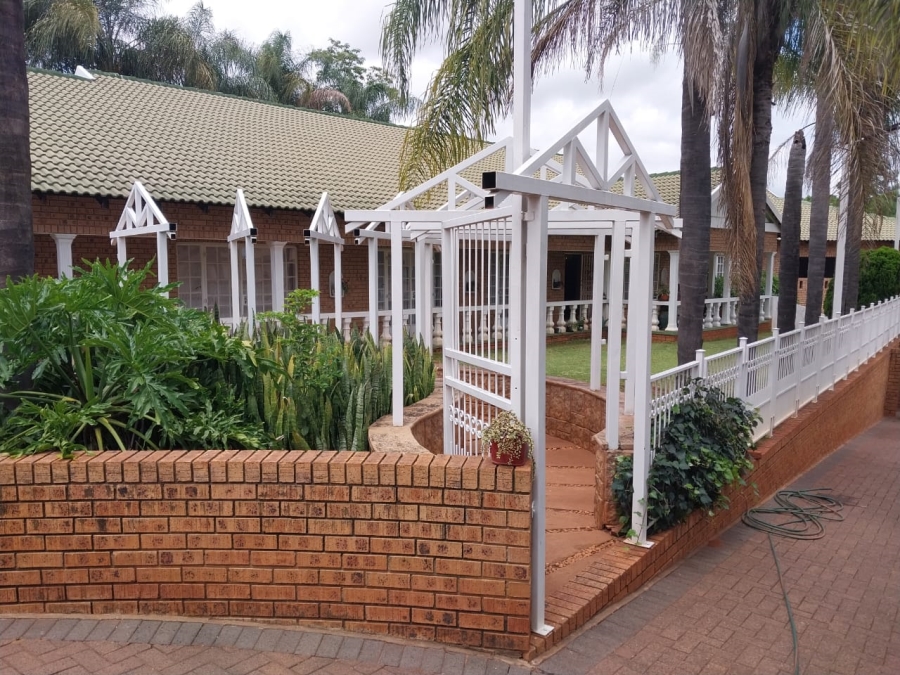 5 Bedroom Property for Sale in Cashan North West